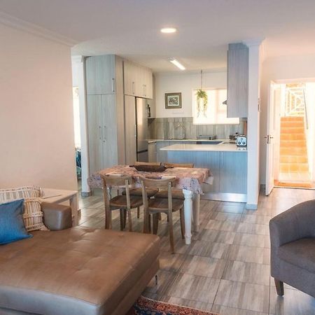 The Ark Guesthouse At Marina Martinique Jeffreys Bay Exterior foto